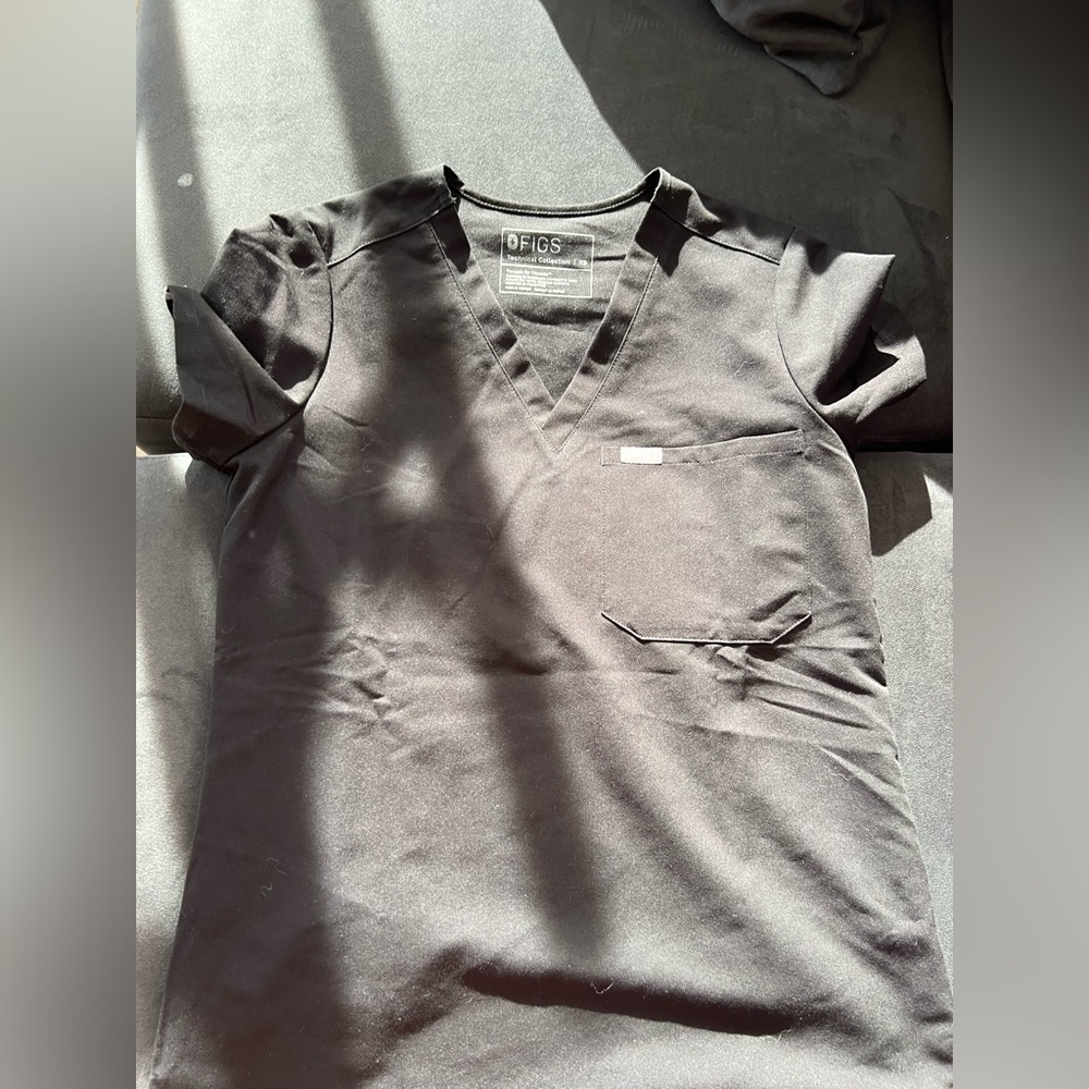 Black Catarina figs top